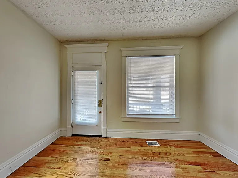 1633 Summit St #1635 — Photo 12