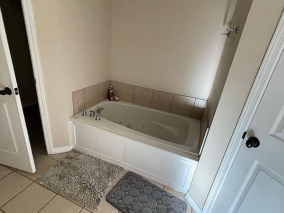 5th image of 2345 Broadmoor Dr