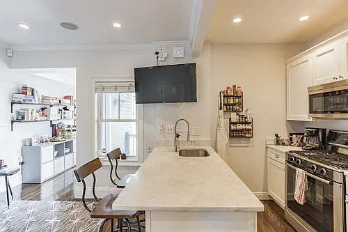 254 Bowen St #3 Photo 1