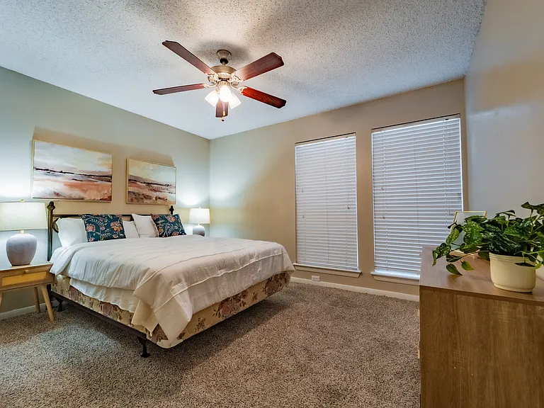 Oak Bend Apartments — Photo 37