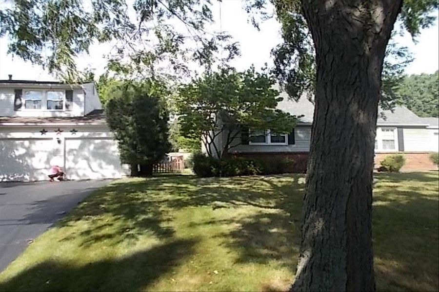 2nd image of 822 Florida Ave