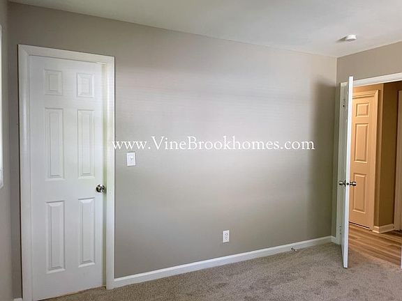 5th image of 3707 N Brentwood Ave