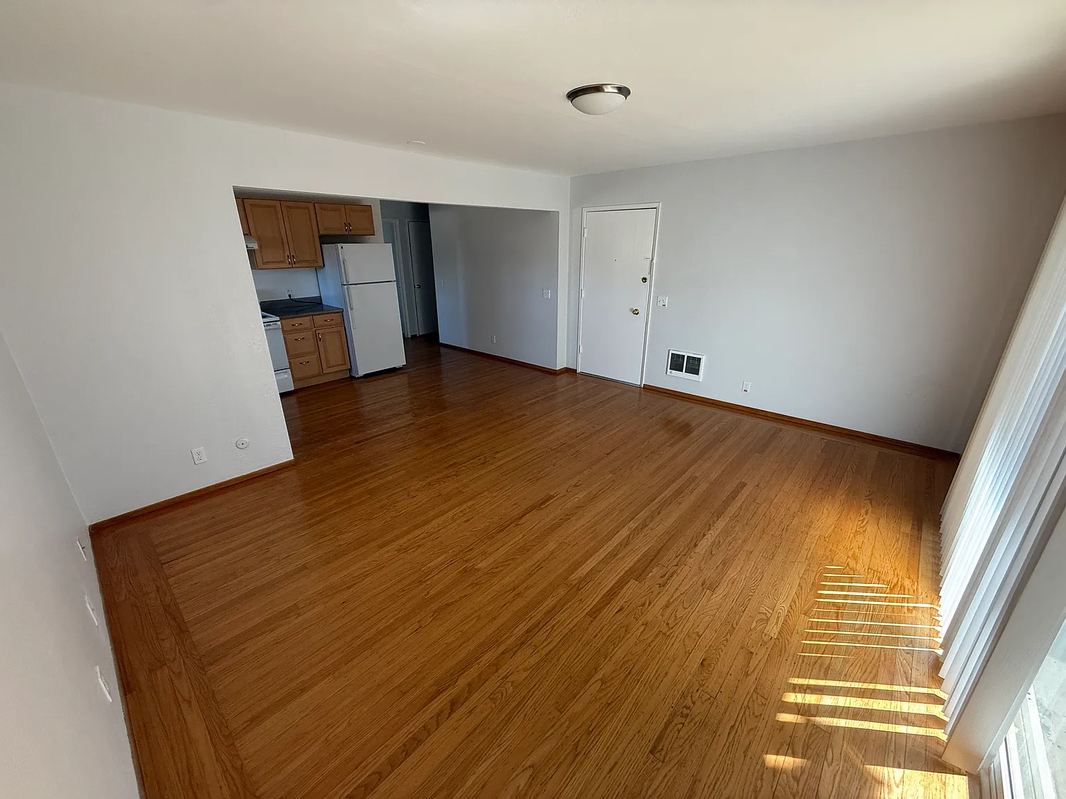 Van Dyke Apartments — Photo 2