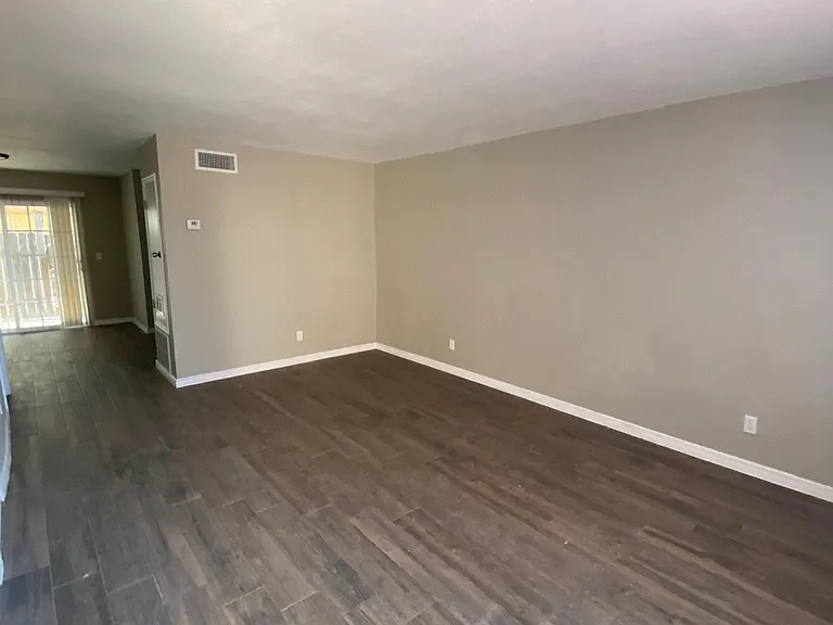 Alto Mesa Apartments — Photo 11