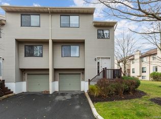 23 Vista Dr, Nanuet, NY 10954