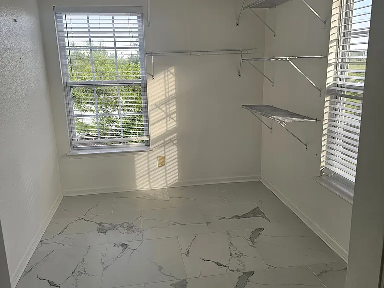 10855 Parker Dr — Photo 9