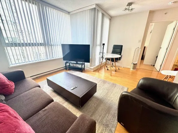 1438 Richards St #2607, Vancouver, BC V6Z 3B8