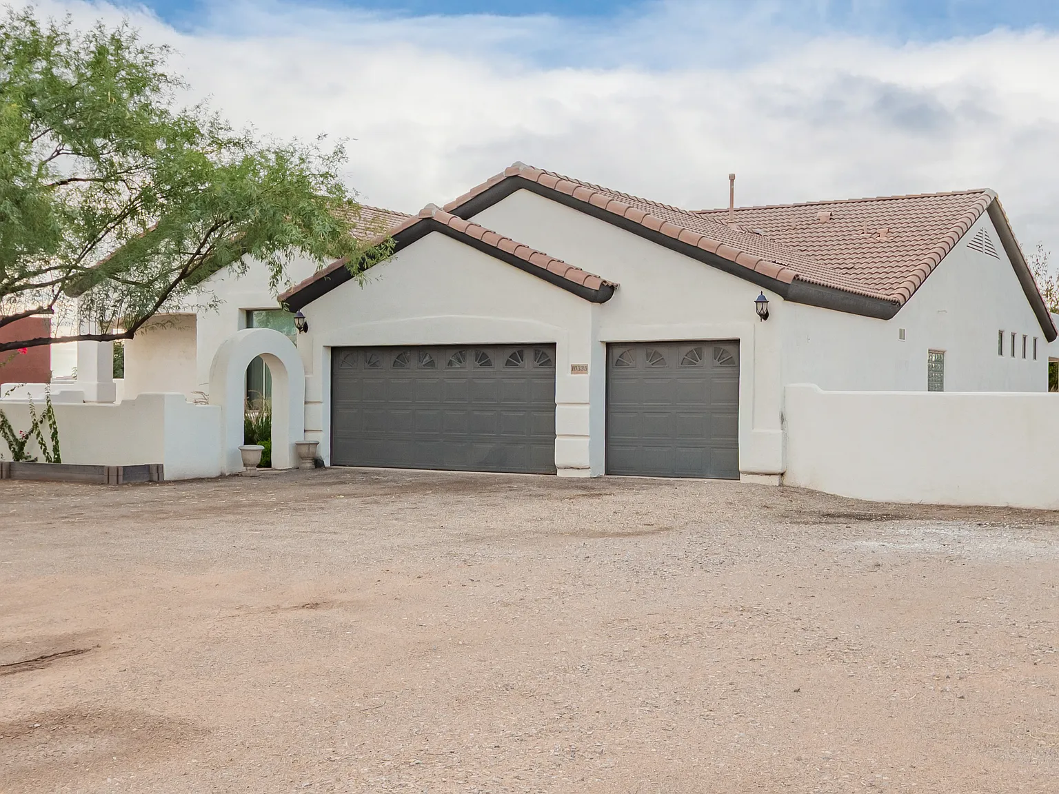 4 bed, 3.5 bath, 2760 sqft, $2,995 — Photo 2