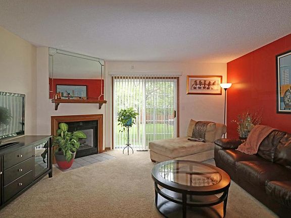 5th image of 185 Macenroe Dr