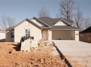 3291 Rosecomb St, Springdale, AR 72764