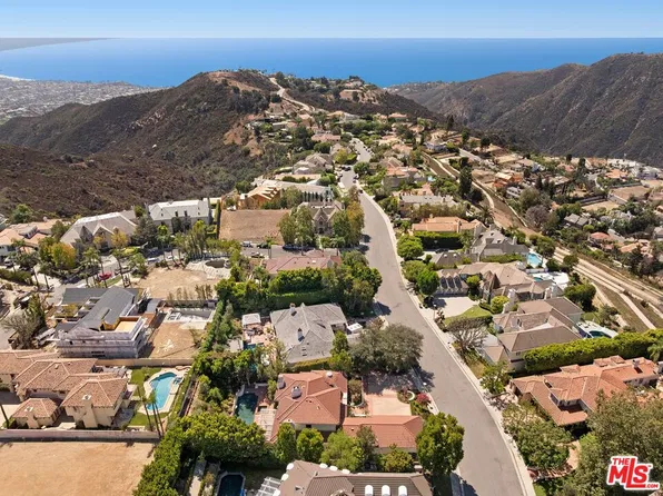 1330 Piedra Morada Dr, Pacific Palisades, CA 90272