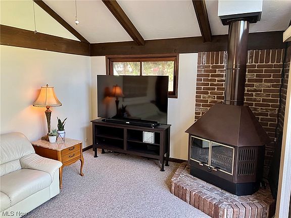 3rd image of 32 Tudor Ave