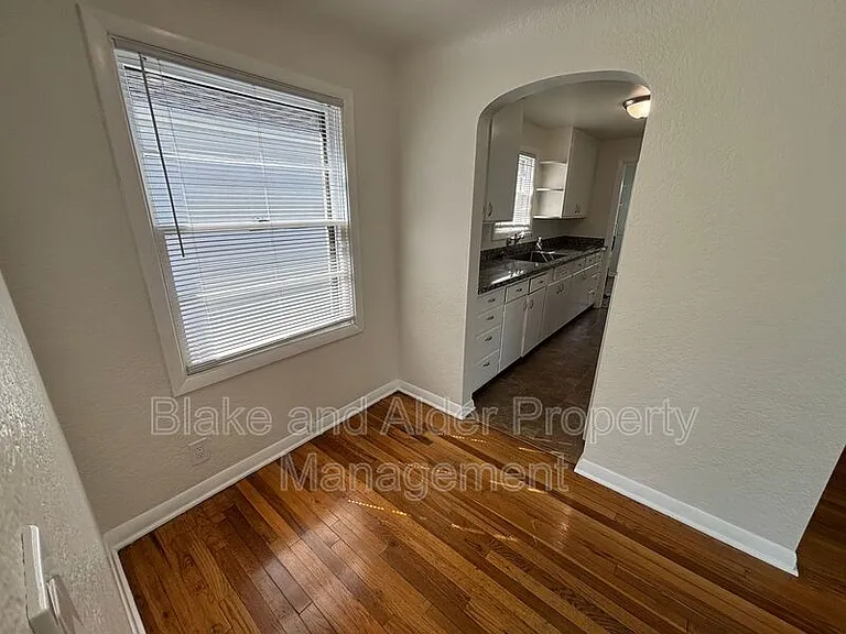 656 Breys Ave NE — Photo 10