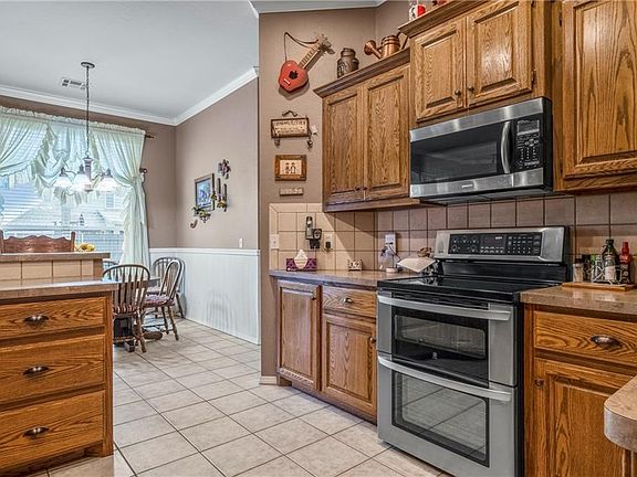 3rd image of 13924 Korbyn Dr