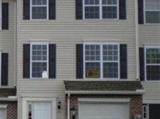 1227 Ledge Dr, York, PA 17408