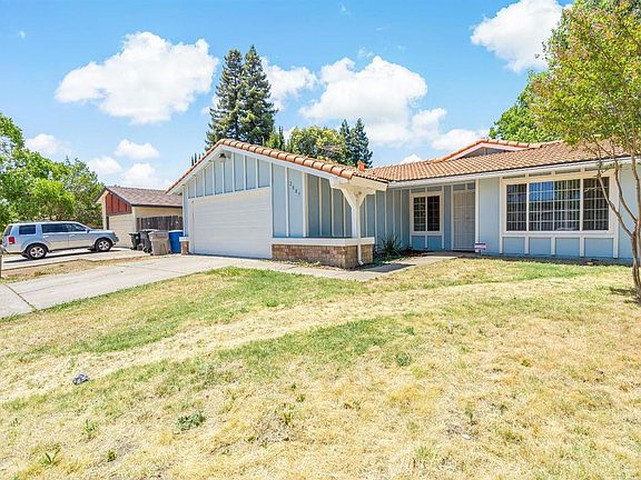 3rd image of 2887 Azevedo Dr