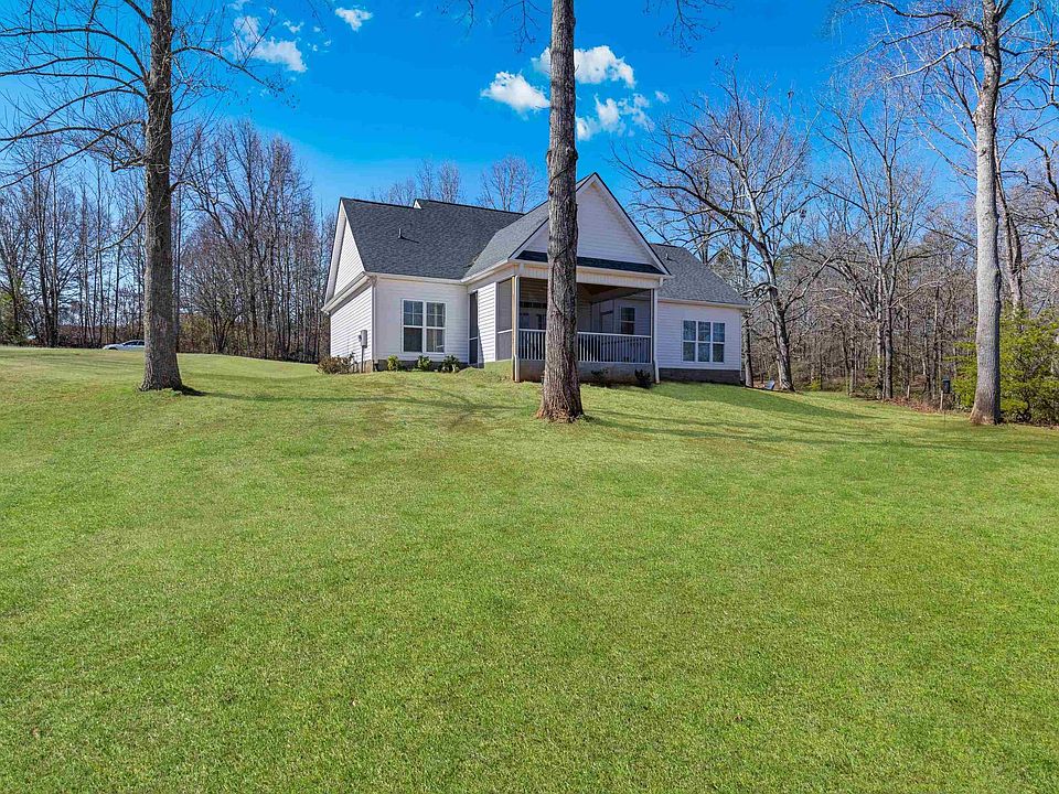 2nd image of 114A Rainey Rd