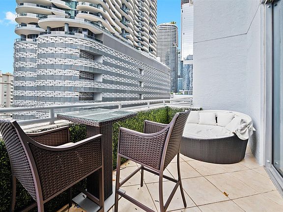 4th image of 1050 Brickell Ave APT 1014