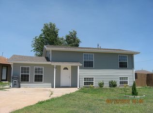 744 SW 46th St, Lawton, OK 73505