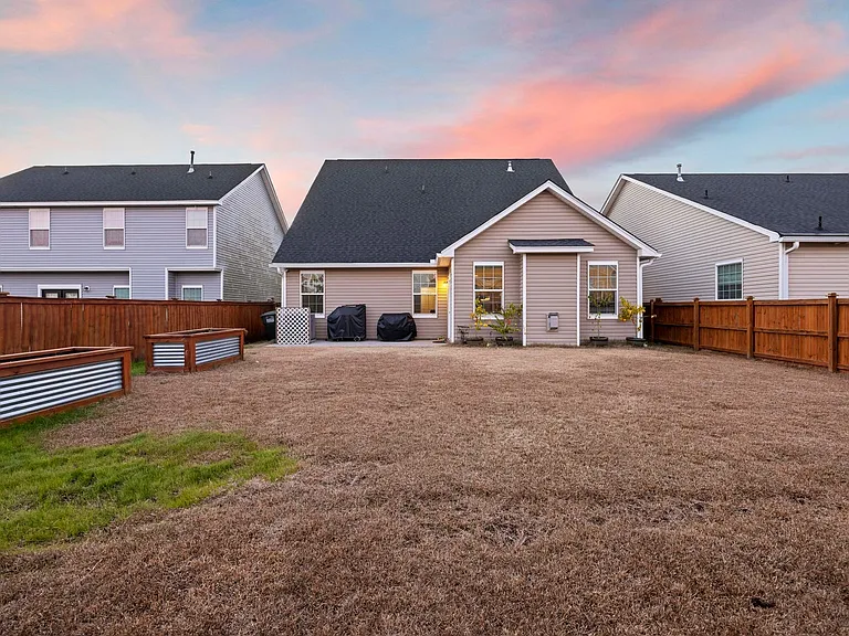 622A Pendleton Dr — Photo 45