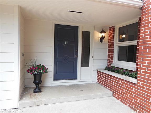 5th image of 5211 Oakland Dr