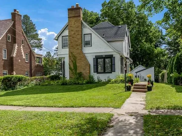 1921 Oxford St, Rockford, IL 61103