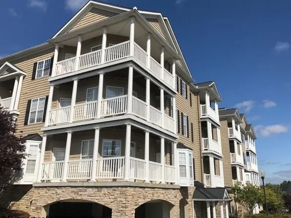 2837 Suncrest Village Cir, Morgantown, WV 26505