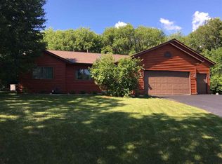 212 King Henry Rd SE, Poplar Grove, IL 61065