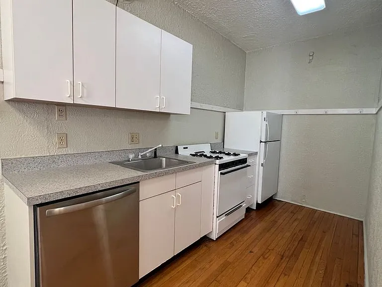 1301 Napoleon Ave #K — Photo 5
