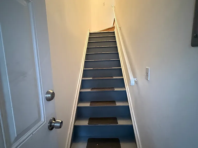 279 York Ave — Photo 2
