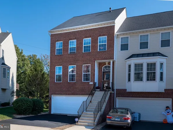 5155 Ballycastle Cir, Alexandria, VA 22315