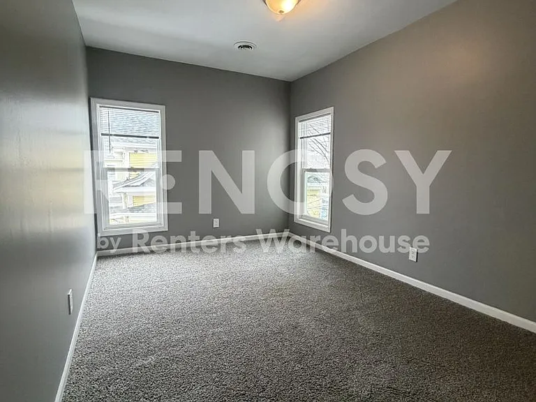2540 12th Ave S #2 — Photo 5