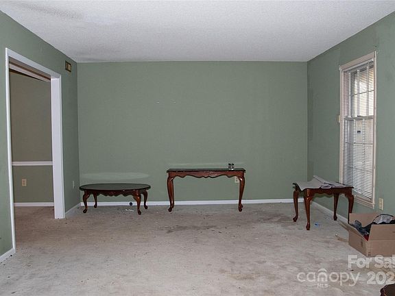 4th image of 5401 Dowgate Dr
