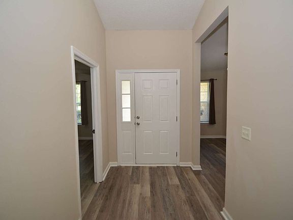 3rd image of 39 Red Clover Ln