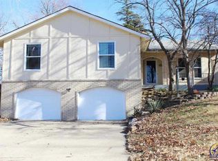 3120 SW Stone Ave, Topeka, KS 66614