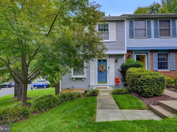 1655 Harvest Green Ct, Reston, VA 20194