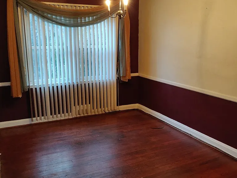 1013 Saint Dunstans Rd — Photo 4