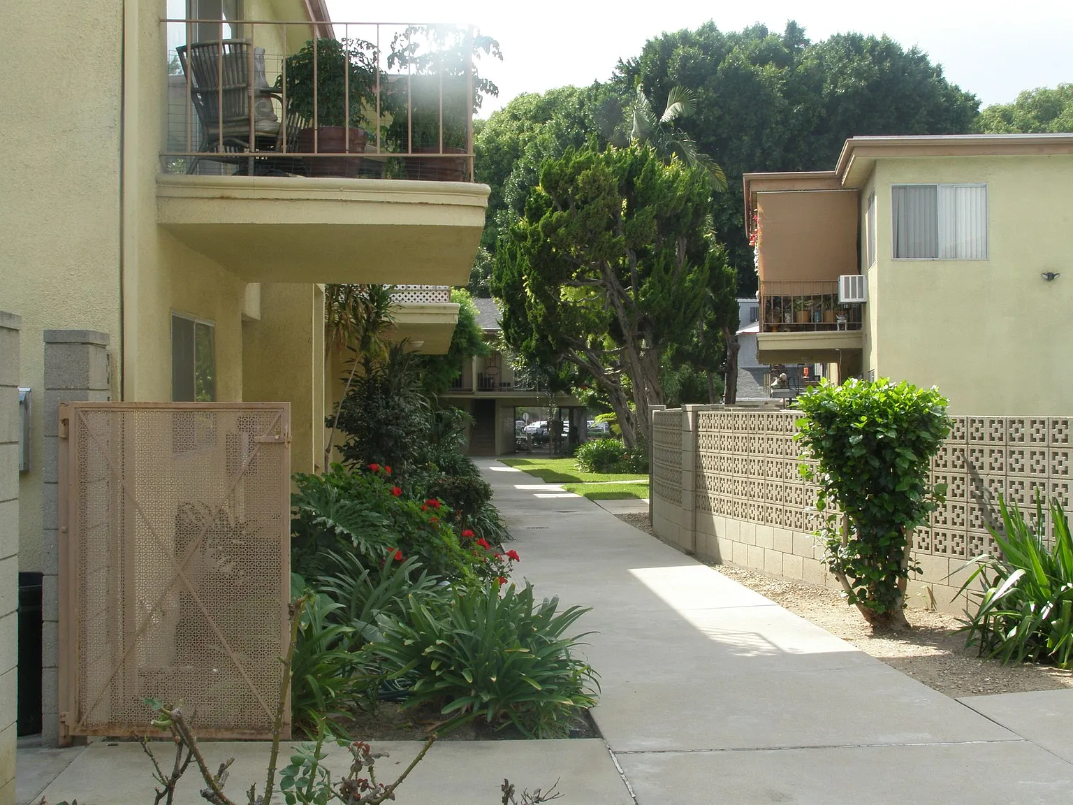 051 - Whittwood Park Apartments — Photo 1