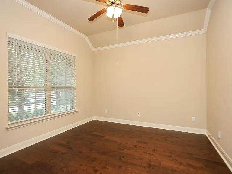 147 W Wading Pond Cir — Photo 9