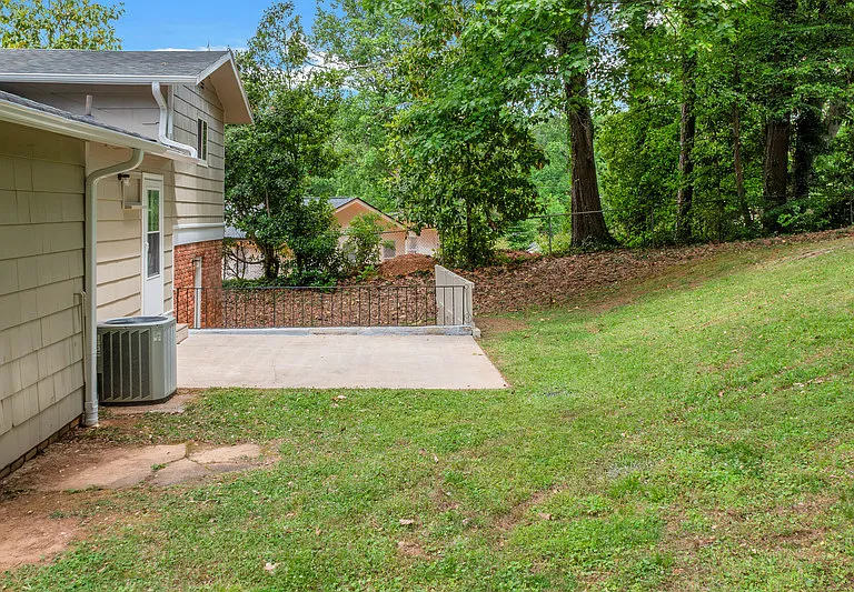 2080 Dundee Dr SE — Photo 3