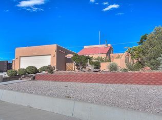 10514 Dover St NW, Albuquerque, NM 87114