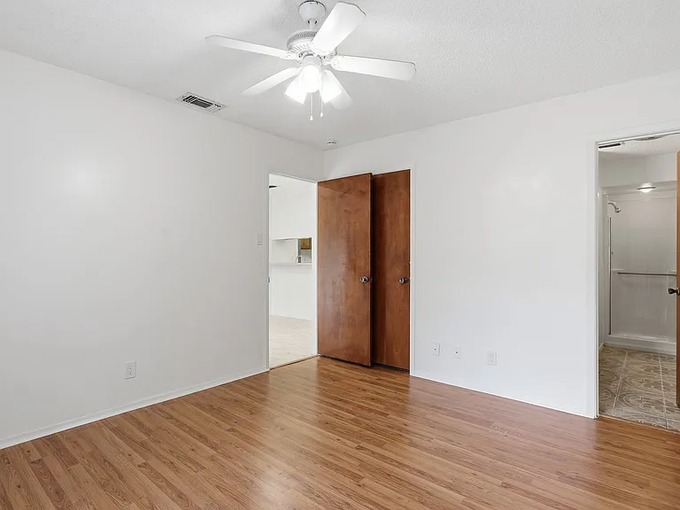 4911 Arbor Ridge Dr — Photo 16