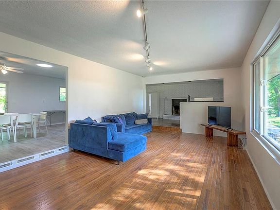 5th image of 3930 Pomeroy Dr