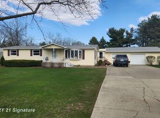15113 Corunna Rd, Chesaning, MI 48616