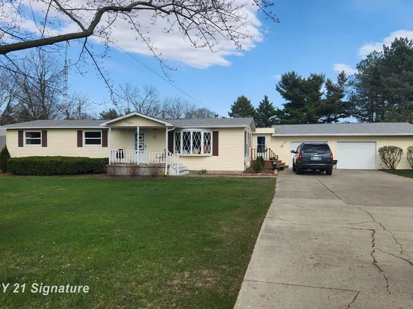 15113 Corunna Rd, Chesaning, MI 48616