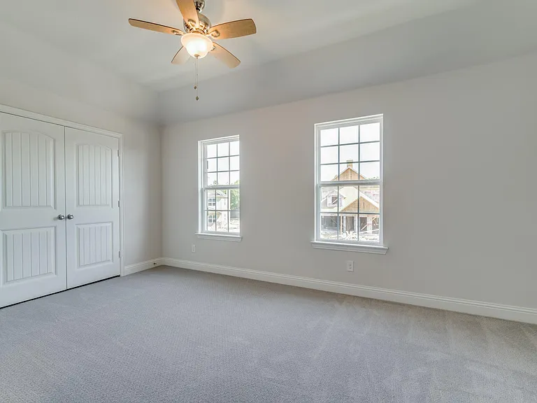 711 Mulberry Ct — Photo 13