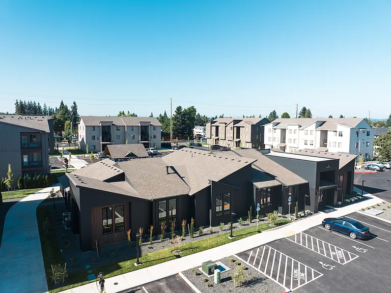 Eastpark Apartment Homes — Photo 31