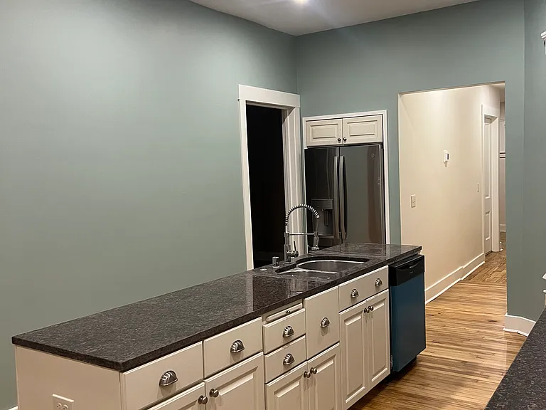 407 E High St — Photo 9