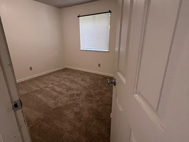 2065 Walnut Shadows Ct — Photo 5