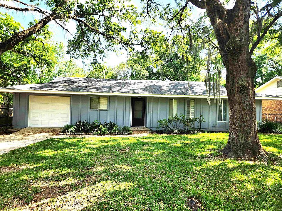 1st image of 2604 Byron Cir